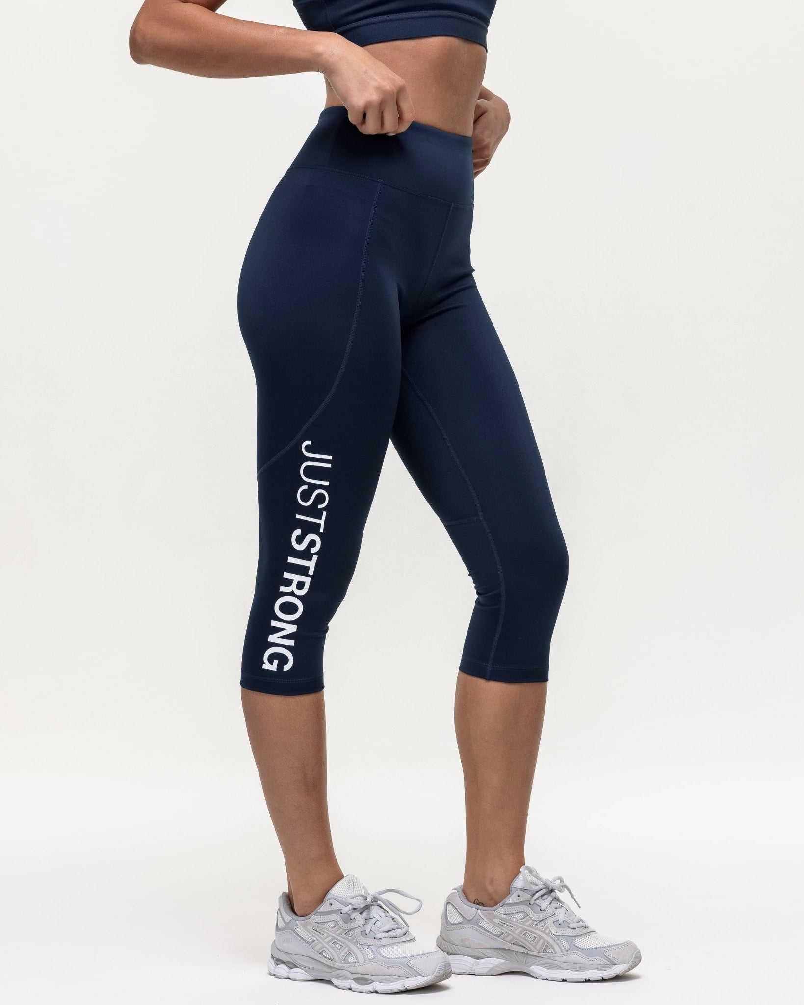 Motion Capri Leggings - Navy